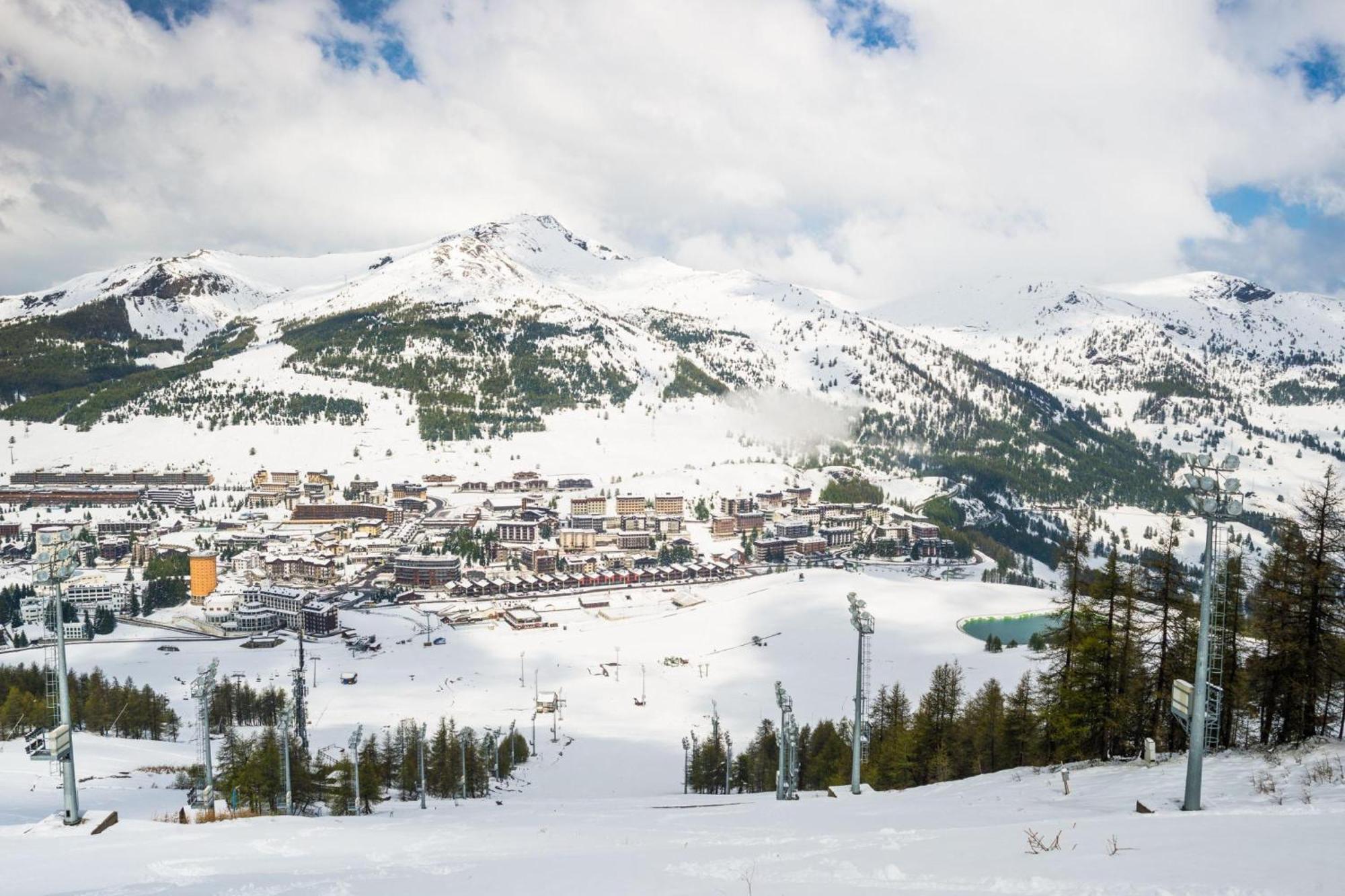 L' Aquila Campo Smith On The Ski Slopes - Happy Rentals Bardonecchia Bagian luar foto
